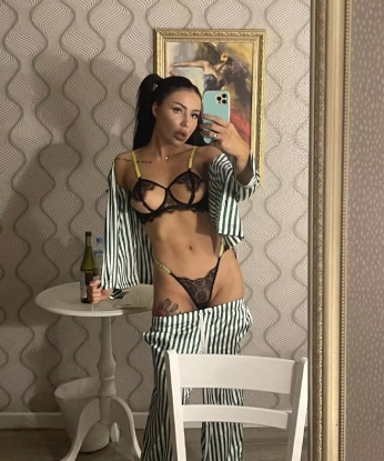 Анкета проститутки Оля - Фото 1, Хабаровск, 23 года, №2421